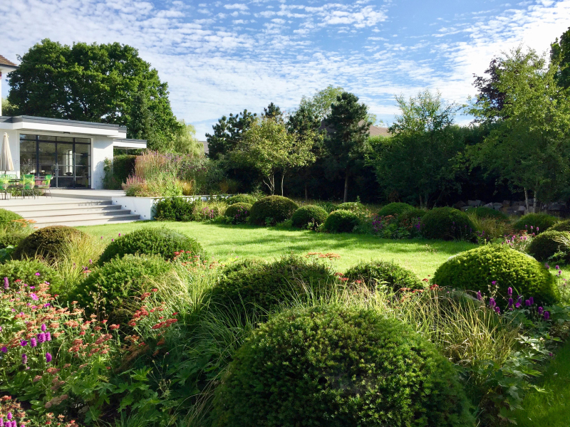 Perennial and annual planting bed