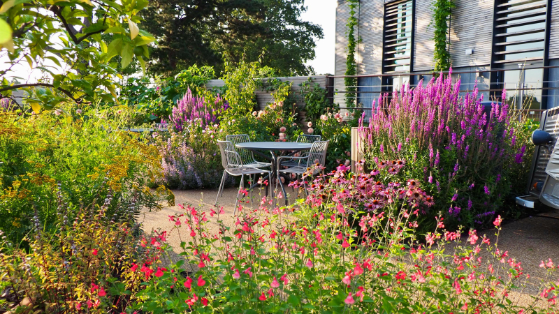 Secluded coffee table