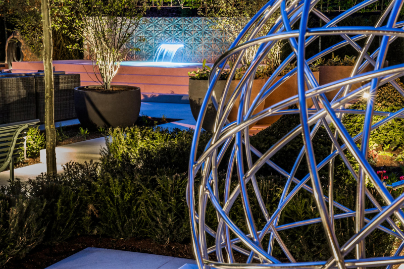 Water-blade-hot-tub-metal-sculpture